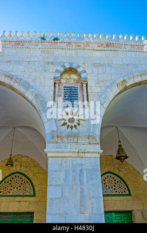 The arcade of Al-Aqsa Mosque decorated with the carved stone elements, patterns and inscriptions from Quran, Jerusalem, Israel. Stock Photo