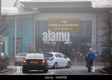 General view of the new Hope & Champion pub, operated by Wetherspoons, in the Beaconsfield service station next to the M40 Stock Photo