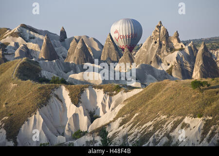 Turkey, Cappadocia, province of Nevsehir, red valley, rock, balloon ride, Stock Photo