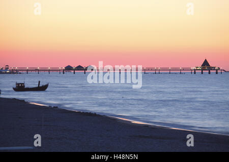 Germany, Mecklenburg-Western Pomerania, Usedom Island, fishing boats in Ahlbeck (village)-beach overlooking the Heringsdorf pier, Stock Photo