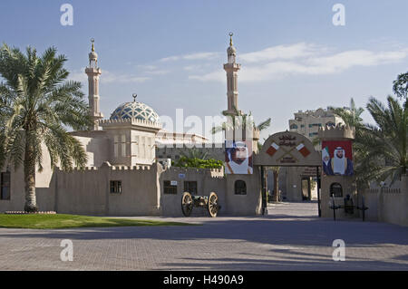 VAE, Ajman, old fort, 18. Cent., input, mosque, palms, Stock Photo
