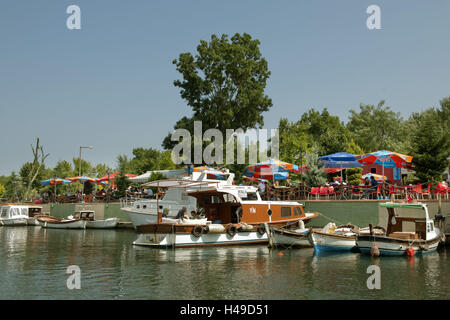 Turkey, Istanbul, Beykoz, boots and bars in the channel Göksu Deresi in the fortress Anadolu Hisari, Stock Photo