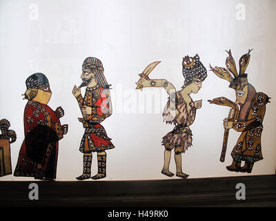 Bursa, Turkey. 2nd Oct, 2016. Karagoz puppets in the Karagoz Museum in Bursa, Turkey, 2 October 2016. The Turkish shadow puppetry, whose protagonist is called Karagoz, was an especially popular entertainment in the Ottoman Empire and was presented in palaces, but also in coffee houses. The main figures are Karagoz, a rough and shrewd man from the working class, and his arrogant neighbour Hacivat, the educated townsman. PHOTO: CONSTANZE LETSCH/dpa/Alamy Live News Stock Photo