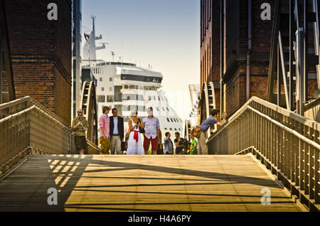 Germany, Hamburg, Elbe, harbour, Hafencity, Speicherstadt, landing pier, Cruise Center, Queen Mary 2, Stock Photo