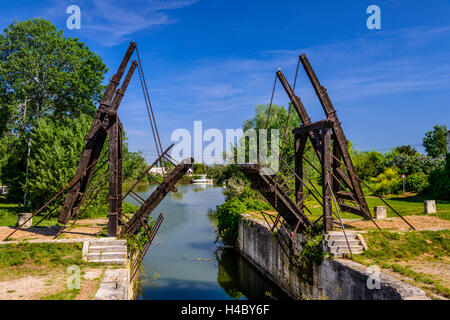 France, Provence, Bouches-du-Rhône, Arles, Pont de Langlois, Pont van Gogh, bascule bridge Stock Photo