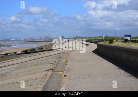 UK, Merseyside, Wirral, Wallasey Embankment, Moreton Beach Stock Photo