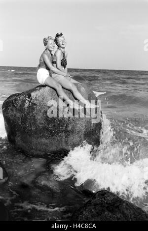 Sommerferien an der Ostsee, Deutsches Reich 1930er Jahre. Summer vacations on the Baltic Sea, Germany 1930s Stock Photo