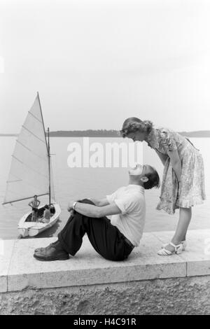 Die österreichische Schauspielerin Gusti Wolf macht Ferien, Deutschland 1930er Jahre. The Austrian actress on her holidays, Germany 1930s Stock Photo