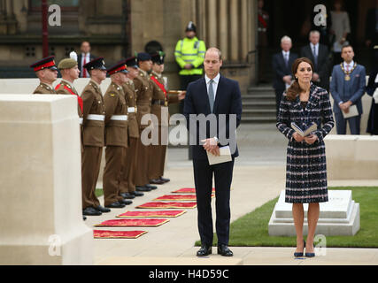 The Duke and Duchess of Cambridge at Manchester Town Hall, where they laid a wreath before seeing part of the UK government's First Wold War Centenary campaign, during a day of engagements in Manchester. Stock Photo