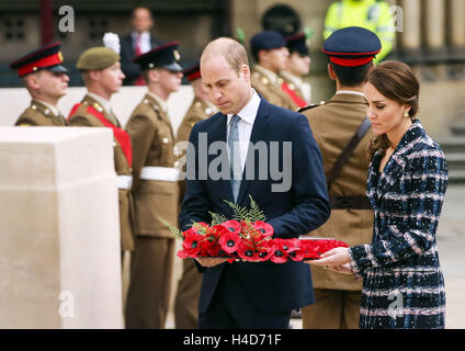 The Duke and Duchess of Cambridge at Manchester Town Hall, where they laid a wreath before seeing part of the UK government's First Wold War Centenary campaign, during a day of engagements in Manchester. Stock Photo