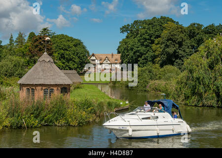 Thatched Mansion on River Bure, Horning, Norfolk, England Stock Photo