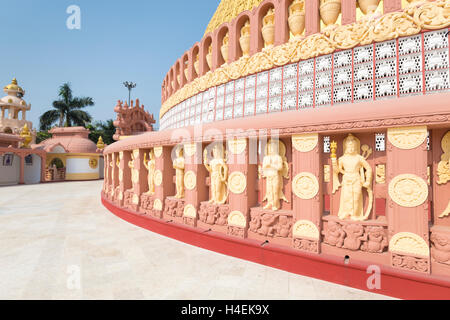 Statues surrounding the golden stupa at Sitagu International Buddhist Academy in Sagaing near Mandalay, Myanmar Stock Photo