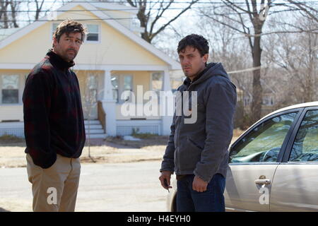 RELEASE DATE: November 18, 2016 TITLE: Manchester By The Sea STUDIO: Pearl Street Films DIRECTOR: Kenneth Lonergan PLOT: An uncle is forced to take care of his teenage nephew after the boy's father dies PICTURED: Kyle Chandler as Joe Chandler, Casey Affleck as Lee Chandler (Credit: c Pearl Street Films/Entertainment Pictures/) Stock Photo