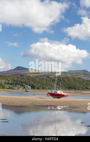 River Artro becomes a tidal estuary between the coastal village Llandanwg and Mochras or Shell Island, Gwynedd, Wales Stock Photo