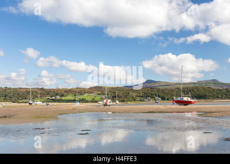 River Artro becomes a tidal estuary between the coastal village Llandanwg and Mochras or Shell Island, Gwynedd, Wales Stock Photo