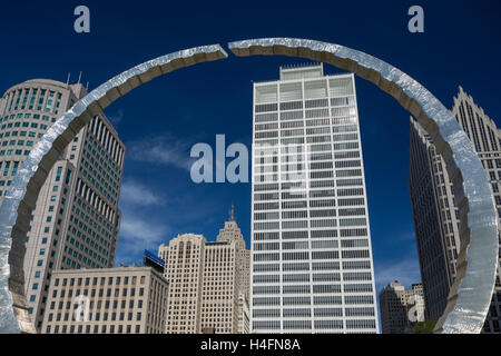 TRANSCENDING LABOR LEGACY MONUMENT ARCH (©DAVID BARR 2003) HART PLAZA DOWNTOWN DETROIT MICHIGAN USA Stock Photo