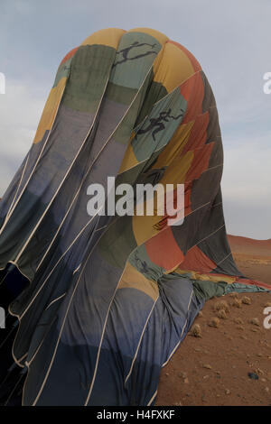 Inflating the hot air balloon in Namib-Naukluft National Park, Namibia Stock Photo