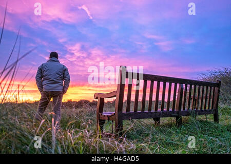 Sunrise over RSPB reserve in Southport, Merseyside, October 2016.  After a cold and clear night, a beautiful sunrise breaks over the Marshside wetlands in Southport.  This local beauty spot is a temporary home for the migratory geese making their way to warmer climates for the winter.  Credit:  Cernan Elias/Alamy Live News Stock Photo