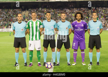 Match Real SEVILLA, SPAIN - OCTOBER 17: Real Betis head coach, Manuel Pellegrini ...
