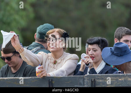 Murcia, Spain. 16th October, 2016. The Association Belix Códex retakes the city of Murcia for a historical military reenactment of the great military conflicts that hit the world last century, highlighting the First and Second World War . Credit:  ABEL F. ROS/Alamy Live News Stock Photo