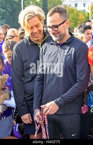 Madrid, Spain. 16th Oct, 2016. US ambassador in Spain James Costos and designer Michael Smith during the race dog 'Perroton' in Madrid on Sunday 16 October 2016. Credit:  Gtres Información más Comuniación on line,S.L./Alamy Live News Stock Photo