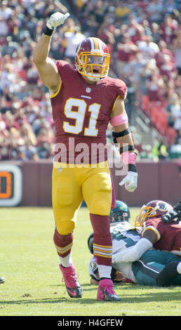 Landover, Maryland, USA. 16th Oct, 2016. Washington Redskins outside linebacker Ryan Kerrigan (91) celebrates his second sack in the first quarter against the Philadelphia Eagles at FedEx Field in Landover, Maryland on Sunday, October 16, 2016.Credit: Ron Sachs/CNP © Ron Sachs/CNP/ZUMA Wire/Alamy Live News Stock Photo