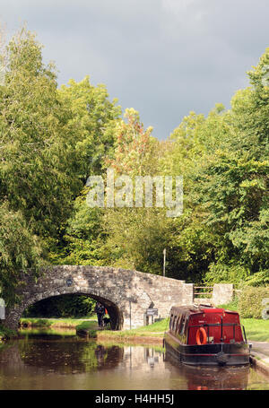 Bridge on the Monmouthshire and Brecon Canal above Llangattock. Llangattock, Crickhowell, Powys, Wales. Stock Photo