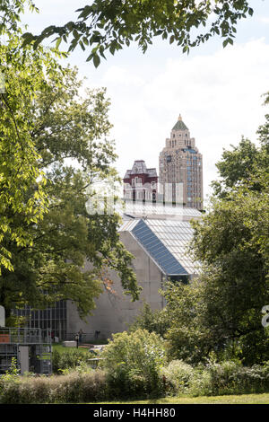 Cornelia Parker Rooftop Sculpture  on the Roof of The Metropolitan Museum of Art, NYC, USA Stock Photo