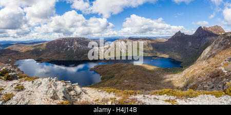 Dove lake panorama and Cradle Moutain on bright sunny day. Cradle Mountain National Park, Tasmania, Australia Stock Photo