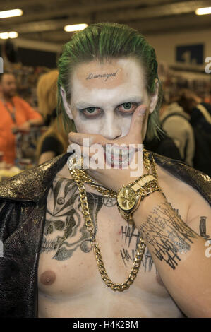 Berlin, Germany. 15th Oct, 2016. Joker attends the German Comic Con 2016 at Messe Berlin on October 15, 2016 in Berlin, Germany. | Verwendung weltweit/picture alliance Credit:  dpa/Alamy Live News Stock Photo