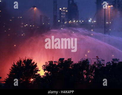 Ludwigshafen. 17th Oct, 2016. Photo taken on Oct. 17, 2016 shows the fire after an explosion at German chemical company BASF facility in Ludwigshafen, southwestern Germany. Two persons died in an explosion at German chemical company BASF facility in Ludwigshafen, which also left at least six people injured, two more missing. Credit:  Luo Huanhuan/Xinhua/Alamy Live News Stock Photo