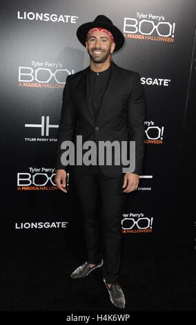 Los Angeles, CA, USA. 17th Oct, 2016. Yousef Erakat at arrivals for TYLER PERRY'S BOO! A MADEA HALLOWEEN Premiere, ArcLight Hollywood Cinerama Dome, Los Angeles, CA October 17, 2016. Credit:  Dee Cercone/Everett Collection/Alamy Live News Stock Photo