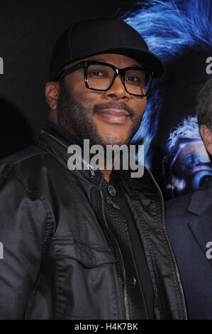 Hollywood, CA, USA. 17th Oct, 2016. 17 October 2016 - Hollywood, California. Tyler Perry. Premiere Of Lionsgate's ''Boo! A Madea Halloween'' held at ArcLight Cinerama Dome. Photo Credit: Birdie Thompson/AdMedia Credit:  Birdie Thompson/AdMedia/ZUMA Wire/Alamy Live News Stock Photo