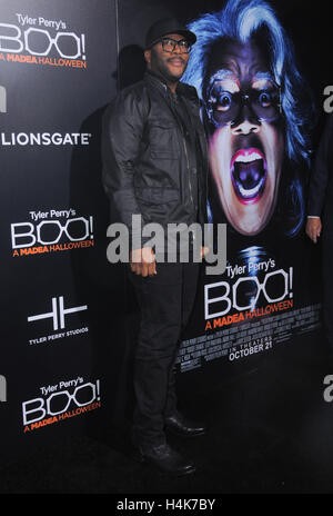 Hollywood, CA, USA. 17th Oct, 2016. 17 October 2016 - Hollywood, California. Tyler Perry. Premiere Of Lionsgate's ''Boo! A Madea Halloween'' held at ArcLight Cinerama Dome. Photo Credit: Birdie Thompson/AdMedia Credit:  Birdie Thompson/AdMedia/ZUMA Wire/Alamy Live News Stock Photo