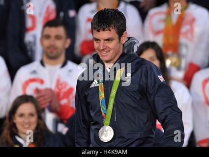 Manchester, UK. 17th Oct, 2016. TeamGB and ParalympicsGB Heroes homecoming parade following their success at the Rio 2016 Olympic games. Albert Square. Manchester. Credit:  Sport In Pictures/Alamy Live News Stock Photo