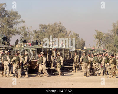 3rd December 2004 U.S. Army soldiers preparing to head out in their Strykers from FOB Marez for an operation in Mosul, northern Iraq. Stock Photo