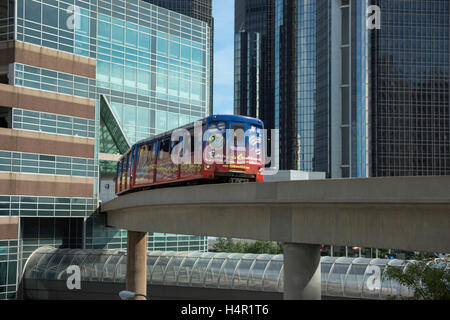 PEOPLE MOVER ELEVATED MONORAIL DOWNTOWN DETROIT MICHIGAN USA Stock Photo