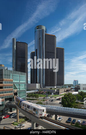 PEOPLE MOVER ELEVATED MONORAIL GM RENAISSANCE CENTER TOWERS (©JOHN PORTMAN 1977) DETROIT MICHIGAN USA Stock Photo