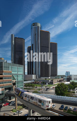 PEOPLE MOVER ELEVATED MONORAIL GM RENAISSANCE CENTER TOWERS (©JOHN PORTMAN 1977) DETROIT MICHIGAN USA Stock Photo