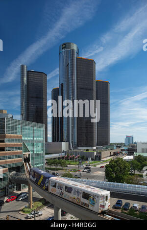 PEOPLE MOVER ELEVATED MONORAIL GM RENAISSANCE CENTER TOWERS (©JOHN PORTMAN 1977) DETROIT MICHIGAN USA Stock Photo