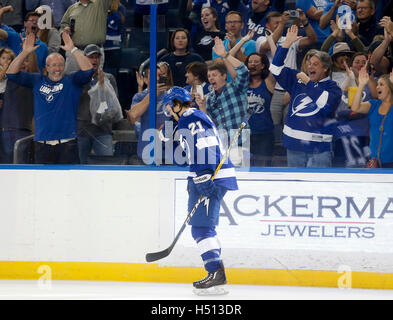 Tampa, Florida, USA. 18th Oct, 2016. DIRK SHADD | Times.Tampa Bay Lightning center Brayden Point (21) beats Florida Panthers goalie James Reimer (34) for winning shoot out goal at Amalie Arena in Tampa Tuesday evening (10/18/16) Credit:  Dirk Shadd/Tampa Bay Times/ZUMA Wire/Alamy Live News Stock Photo