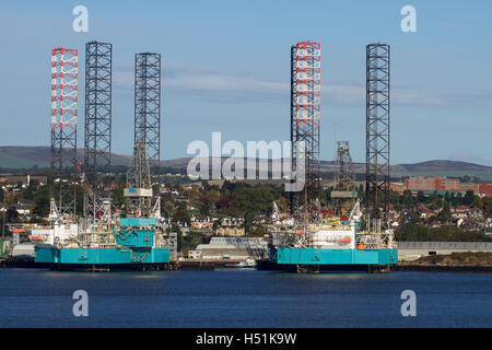 Oil rigs Rowan Stavanger and Rowan Norway side by side at Prince Charles Wharf undergoing maintenance repairs in Dundee, UK Stock Photo