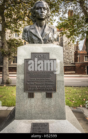 A bronze statue commemorating Violette Szabo and members of the SOE on the Albert Embankment, Lambeth, London, UK Stock Photo