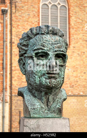 Bronze Bust, of Frank Van Acker Statue, Government Minster and Mayor of Bruges, Bruges, (Brugge,) West Flanders, Belgium, Stock Photo