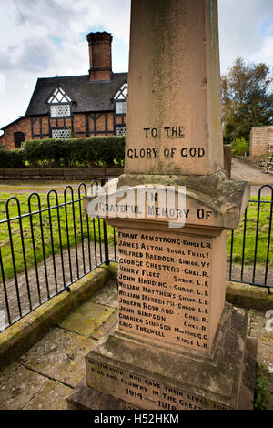 UK, England, Cheshire, Tiverton, Huxley Lane, village War Memorial Stock Photo