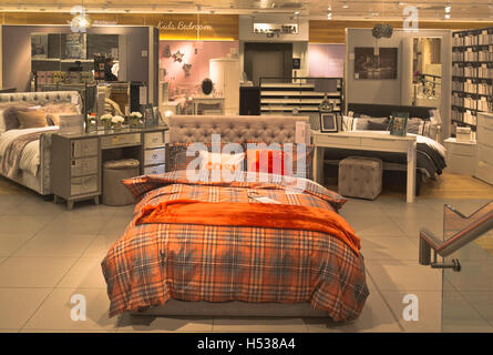 dh Next Home SHOP UK Next home store bedroom department interior bed display Stock Photo