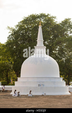 Ruwanwelisaya Stupa, Anuradhapura, Sri Lanka Stock Photo