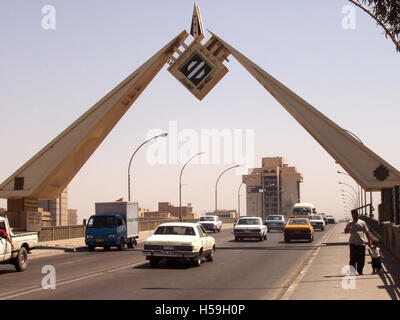 24th July 2003 The Al Jumhuriya Bridge in Baghdad, seen from the western end. Stock Photo