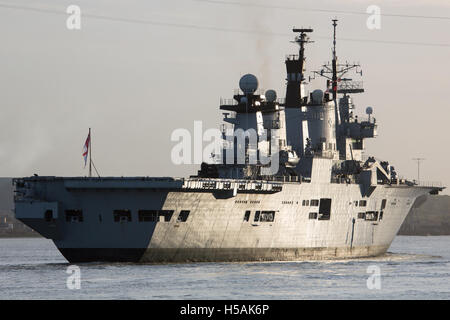 HMS Illustrious final visit to London in 2013 Stock Photo