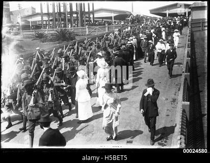 Australian Army soldiers are seen marching along Macquarie Street in ...